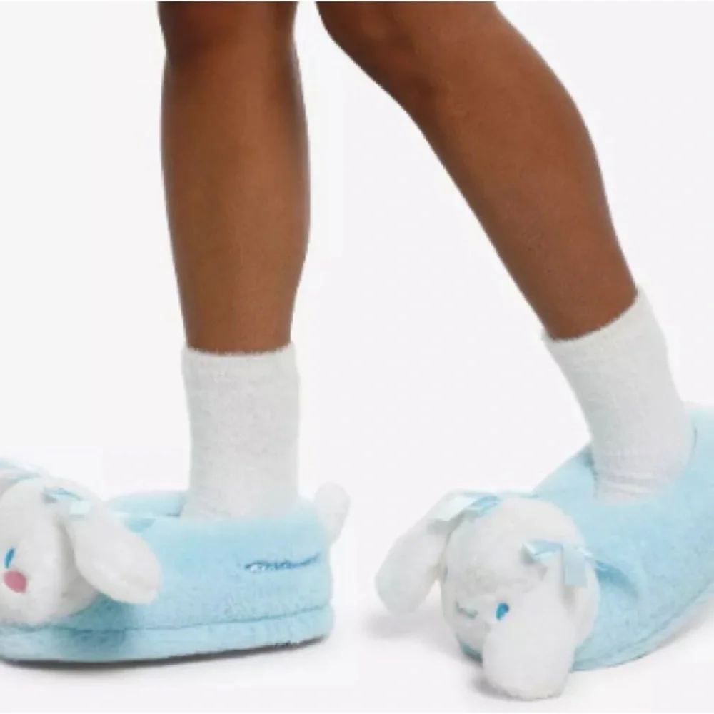 Sanrio Cinnamoroll Bow Plush Slippers - NWT - Picture 5 of 6